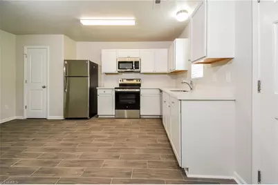 3905 Vershire Avenue, Greensboro, NC 27406 - Photo 6