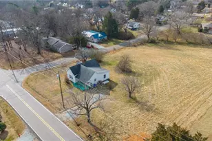 1004 W King St, Hillsborough, NC 27278 - Photo 2