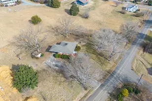 1008 W King St, Hillsborough, NC 27278 - Photo 4