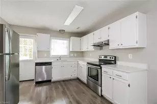 5505 Crabapple Ct, Greensboro, NC 27405 - Photo 4