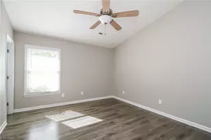 5505 Crabapple Ct, Greensboro, NC 27405 - Photo 8