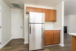2115 Gramercy Park Dr, Greensboro, NC 27406 - Photo 6