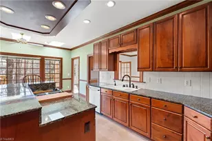 2800 Fieldwood Ct, Winston-Salem, NC 27106 - Photo 10