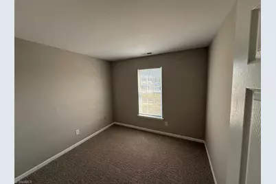 3221 N Ohenry Boulevard, Greensboro, NC 27405 - Photo 12