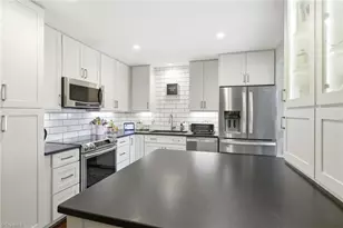 867 Brookleigh Ct, Winston-Salem, NC 27104 - Photo 8