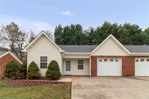 124 Bethania Oaks Cir, Pfafftown, NC 27040 - Photo 1