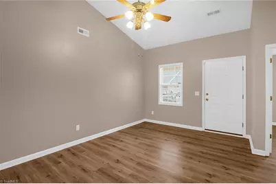 124 Bethania Oaks Circle, Pfafftown, NC 27040 - Photo 6