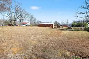 154 Melody Ln, Thomasville, NC 27360 - Photo 4