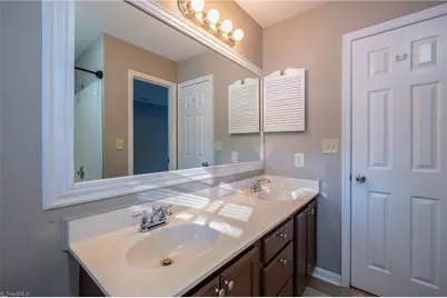 5305 North Oaks Drive, Greensboro, NC 27455 - Photo 4