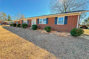 506 Archergate Rd, Browns Summit, NC 27214 - Photo 4