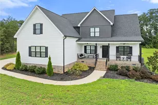 7412 Kingsley Pl, Stokesdale, NC 27357 - Photo 2