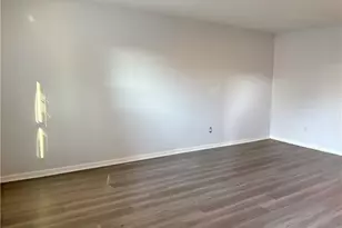 4014 S Bend Dr, Winston-Salem, NC 27107 - Photo 2