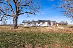2432 Holcomb Rd, Yadkinville, NC 27055 - Photo 2