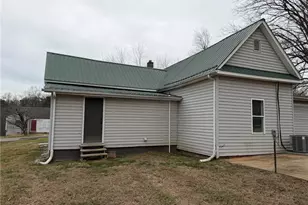 109 Reeves Ln, Elkin, NC 28621 - Photo 4