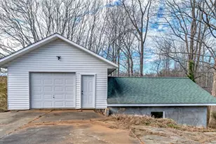 139 Juniper Ln, North Wilkesboro, NC 28659 - Photo 4