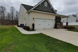 6474 Rogers Farm Rd, Pleasant Garden, NC 27313 - Photo 4