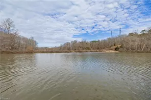 650 Beaver Lodge Cir, Reidsville, NC 27320 - Photo 4