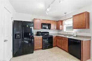 2750 Buckhorn Dr, Randleman, NC 27317 - Photo 10
