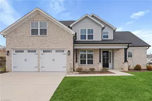 7632 Monty Dr, Kernersville, NC 27284 - Photo 4