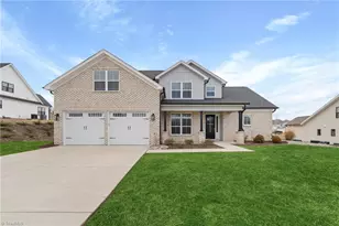 7632 Monty Dr, Kernersville, NC 27284 - Photo 2