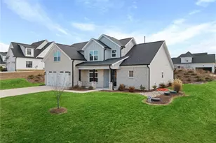 7632 Monty Dr, Kernersville, NC 27284 - Photo 2