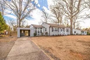 2221 Oak Hill Dr, Greensboro, NC 27408 - Photo 2