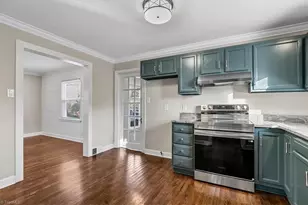 2221 Oak Hill Dr, Greensboro, NC 27408 - Photo 16