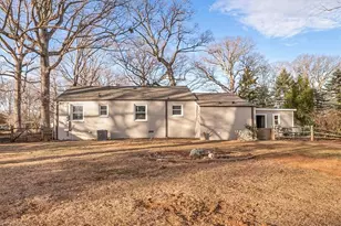 2221 Oak Hill Dr, Greensboro, NC 27408 - Photo 40