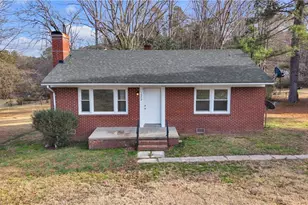 1052 N Main St, Troy, NC 27371 - Photo 2