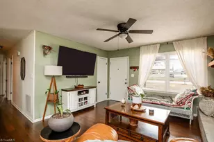 305 Carter Dr, Thomasville, NC 27360 - Photo 4