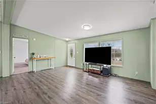 1058 Pearl Ct, Randleman, NC 27317 - Photo 8