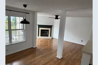 6704 W Friendly Avenue #4E, Greensboro, NC 27410 - Photo 10