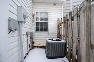 3815 Winborne Ln, Greensboro, NC 27410 - Photo 16