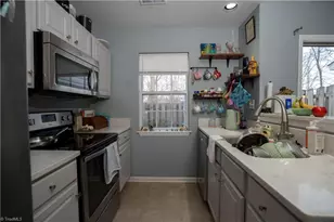 3815 Winborne Ln, Greensboro, NC 27410 - Photo 10