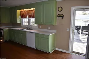 1115 E Willowbrook Dr, Burlington, NC 27215 - Photo 22