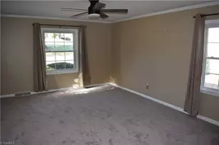 1115 E Willowbrook Dr, Burlington, NC 27215 - Photo 4