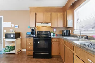 1682 Village Place, Winston-Salem, NC 27127 - Photo 8