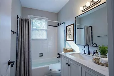 2005 Queens Court, Greensboro, NC 27408 - Photo 10