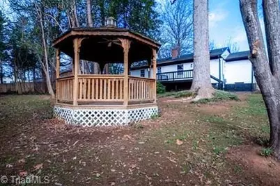 2005 Queens Court, Greensboro, NC 27408 - Photo 36