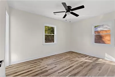 1009 Benjamin Parkway, Greensboro, NC 27408 - Photo 24