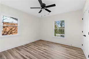 1009 Benjamin Pkwy, Greensboro, NC 27408 - Photo 24