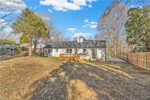 1009 Benjamin Pkwy, Greensboro, NC 27408 - Photo 30