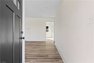 1009 Benjamin Pkwy, Greensboro, NC 27408 - Photo 8