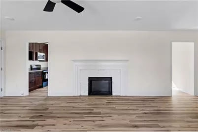 1009 Benjamin Parkway, Greensboro, NC 27408 - Photo 10