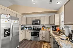 1623 Faircrest Ln, Greensboro, NC 27406 - Photo 10