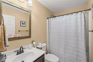 1623 Faircrest Ln, Greensboro, NC 27406 - Photo 18