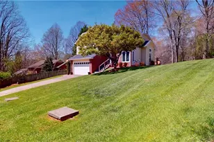 713 Old Barn Cir, Pilot Mountain, NC 27041 - Photo 2