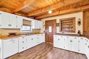 575 New River Cemetery Rd, Grassy Creek, NC 28631 - Photo 8