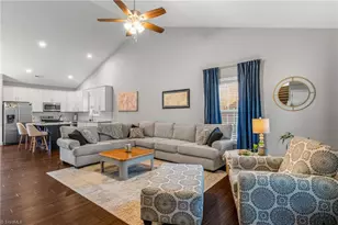 4504 Pine Vista Ln, Greensboro, NC 27406 - Photo 8