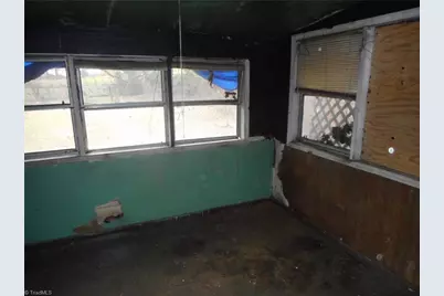 704 Roach Street, Reidsville, NC 27320 - Photo 2